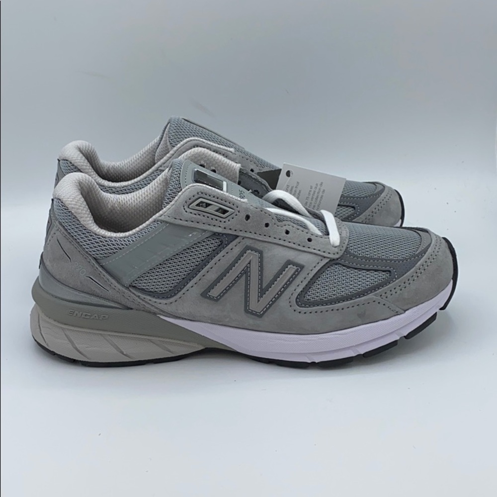 New Balance 990v5 sneakers
